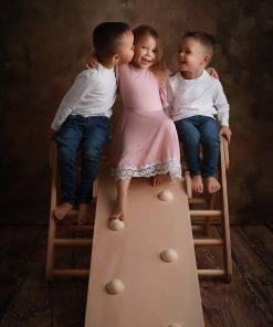 Triangle de Pikler avec 3 Enfants