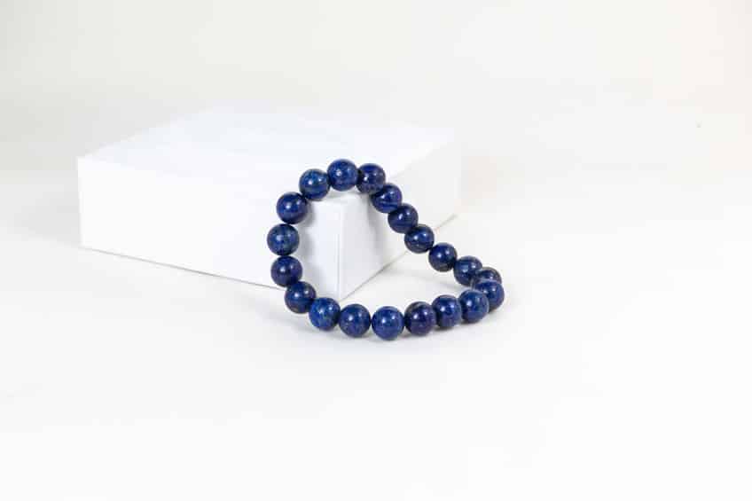 Personnaliser la gourmette avec soin