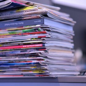 Comment occuper ses ados avec des magazines pendant les vacances ?