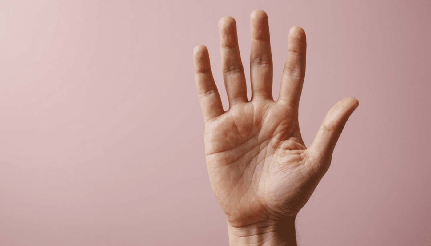 découvrez comment interpréter les lignes de la main pour prévoir le nombre d'enfants à venir grâce à notre guide simple et complet.