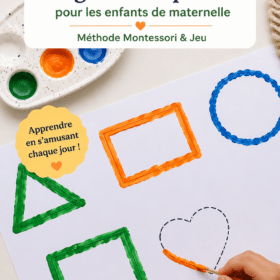 Enfants jouant avec des formes géométriques colorées