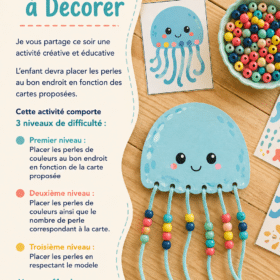 Activité créative : méduse en perles colorées réalisée par un enfant.