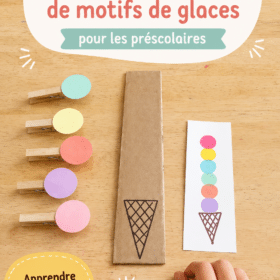 Des enfants s'amusent avec des modèles de glaces colorés durant une activité créative