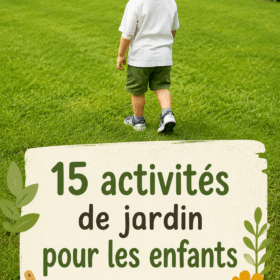 Enfants s'amusant à planter des fleurs dans un jardin familial