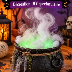Chaudron de sorcière fumant décoré pour Halloween, créant une ambiance mystérieuse.